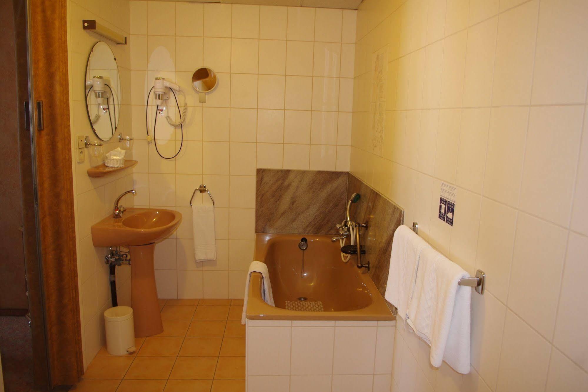 Auberge D'Alsace Hotel De France بوالون المظهر الخارجي الصورة